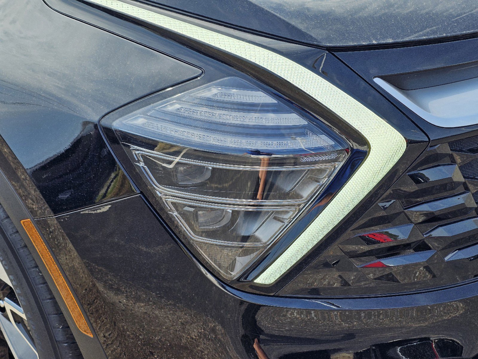 2025 Kia Sportage EX photo 3