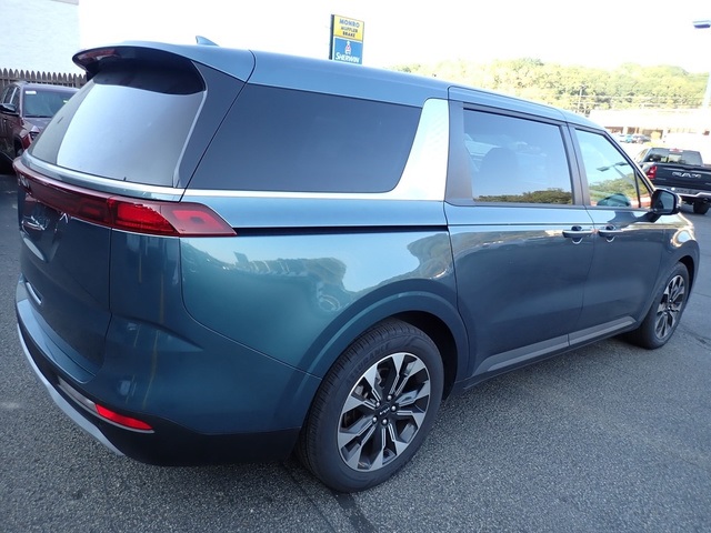 2024 Kia Carnival EX photo 6