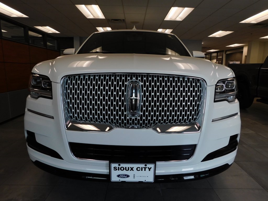 Image of Pre-Owned 2024 Lincoln Navigator Reserve