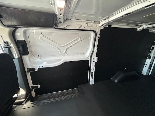 2025 Ford Transit photo 33