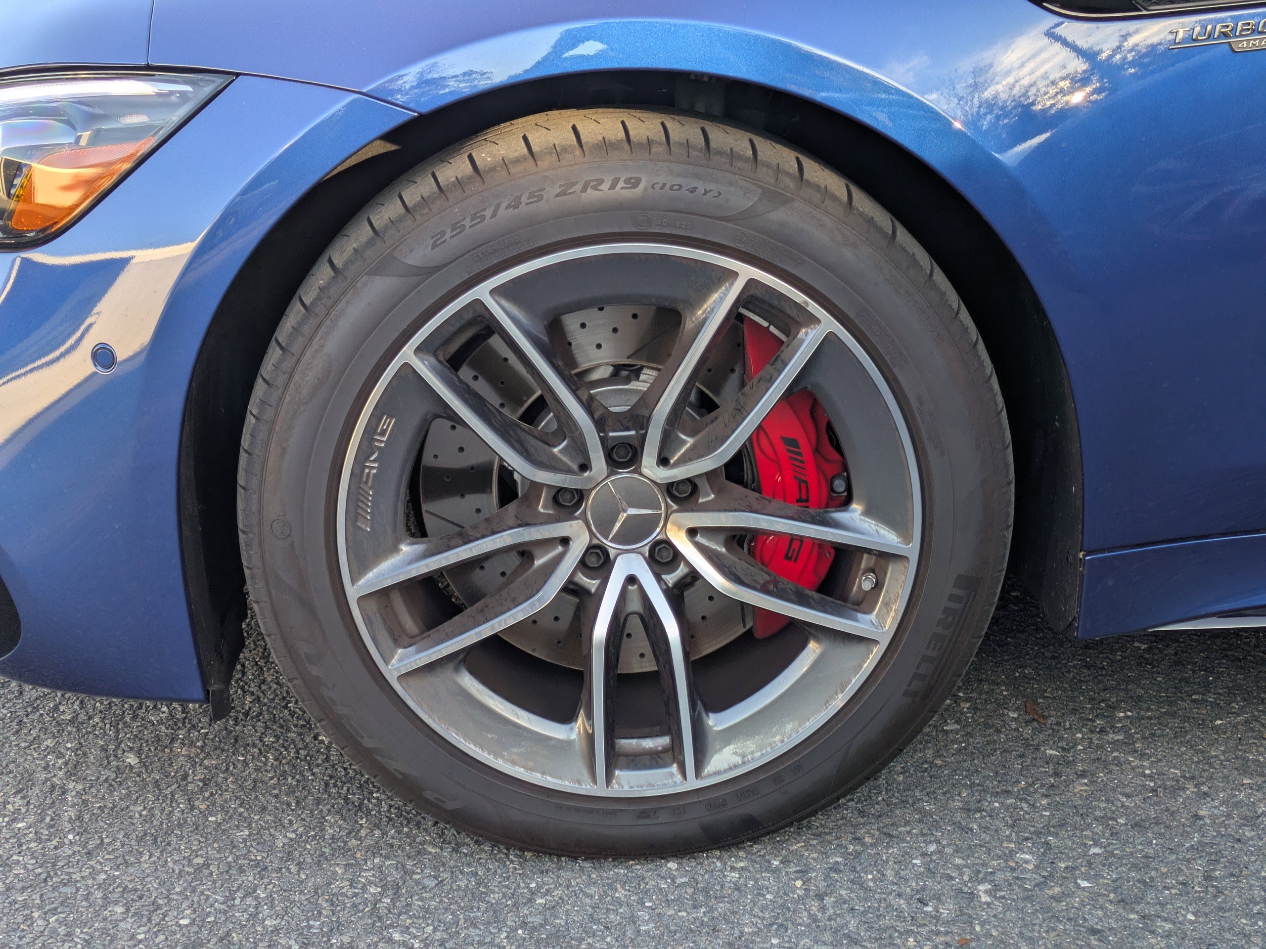 2025 Mercedes Benz AMG GT photo 3