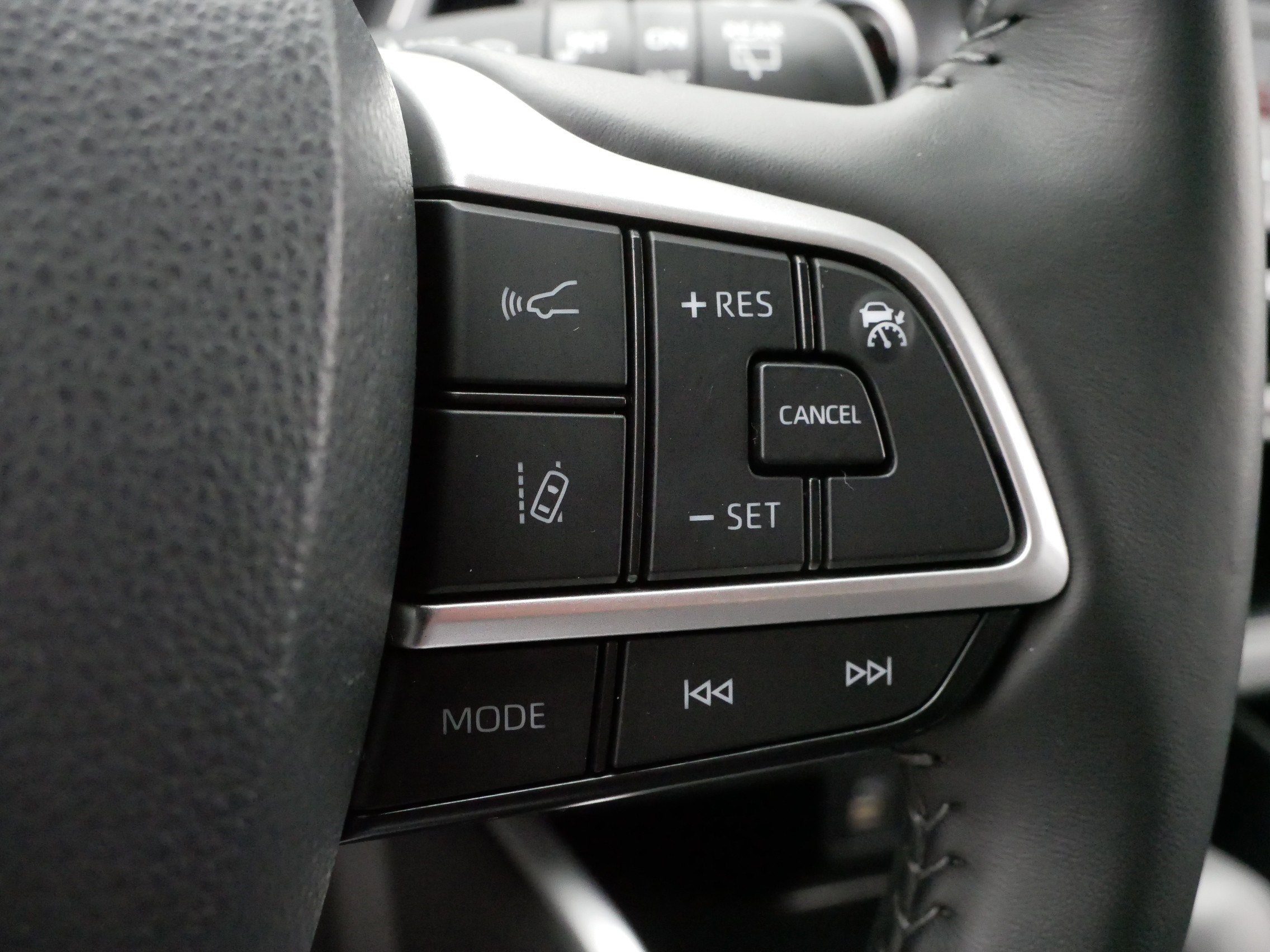 2024 Toyota Highlander XLE photo 26