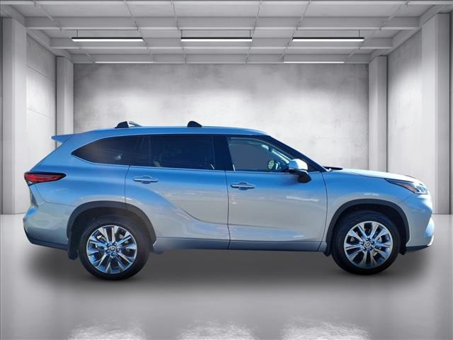 2023 Toyota Highlander Limited Platinum XLE XSE photo 2