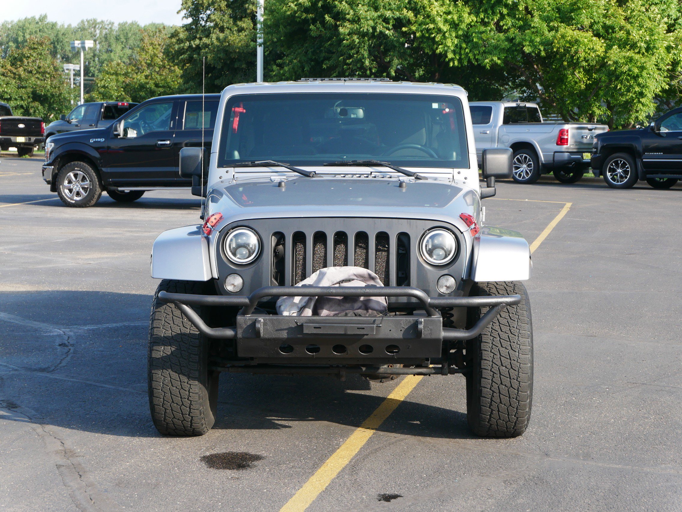 2014 Jeep Wrangler Unlimited Sahara photo 2