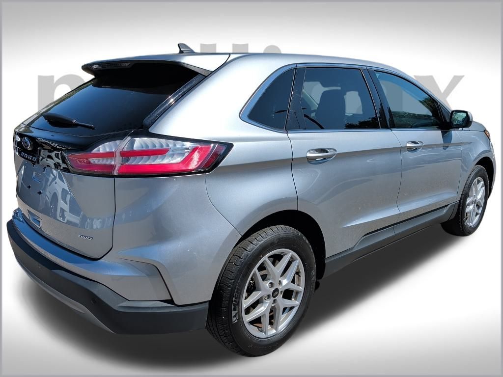 2024 Ford Edge SEL photo 4