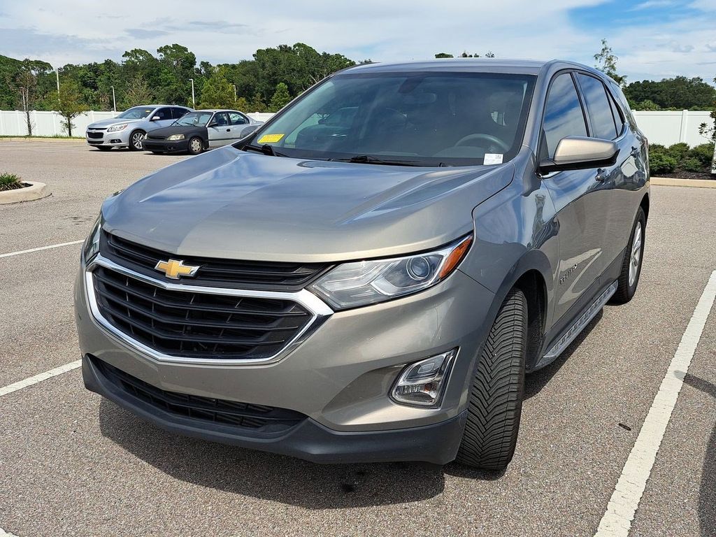 2019 Chevrolet Equinox LT photo 2