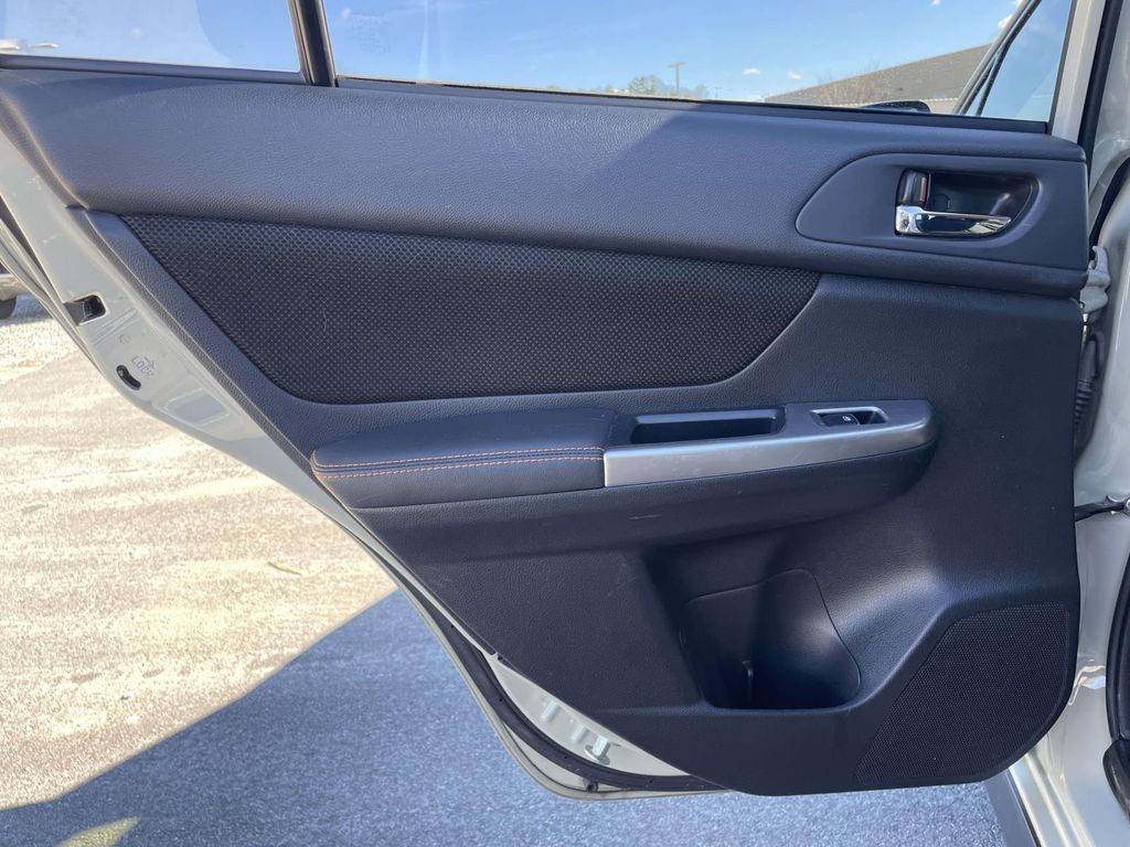 2016 Subaru Crosstrek Premium photo 2