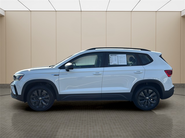 2024 Volkswagen Taos S photo 2