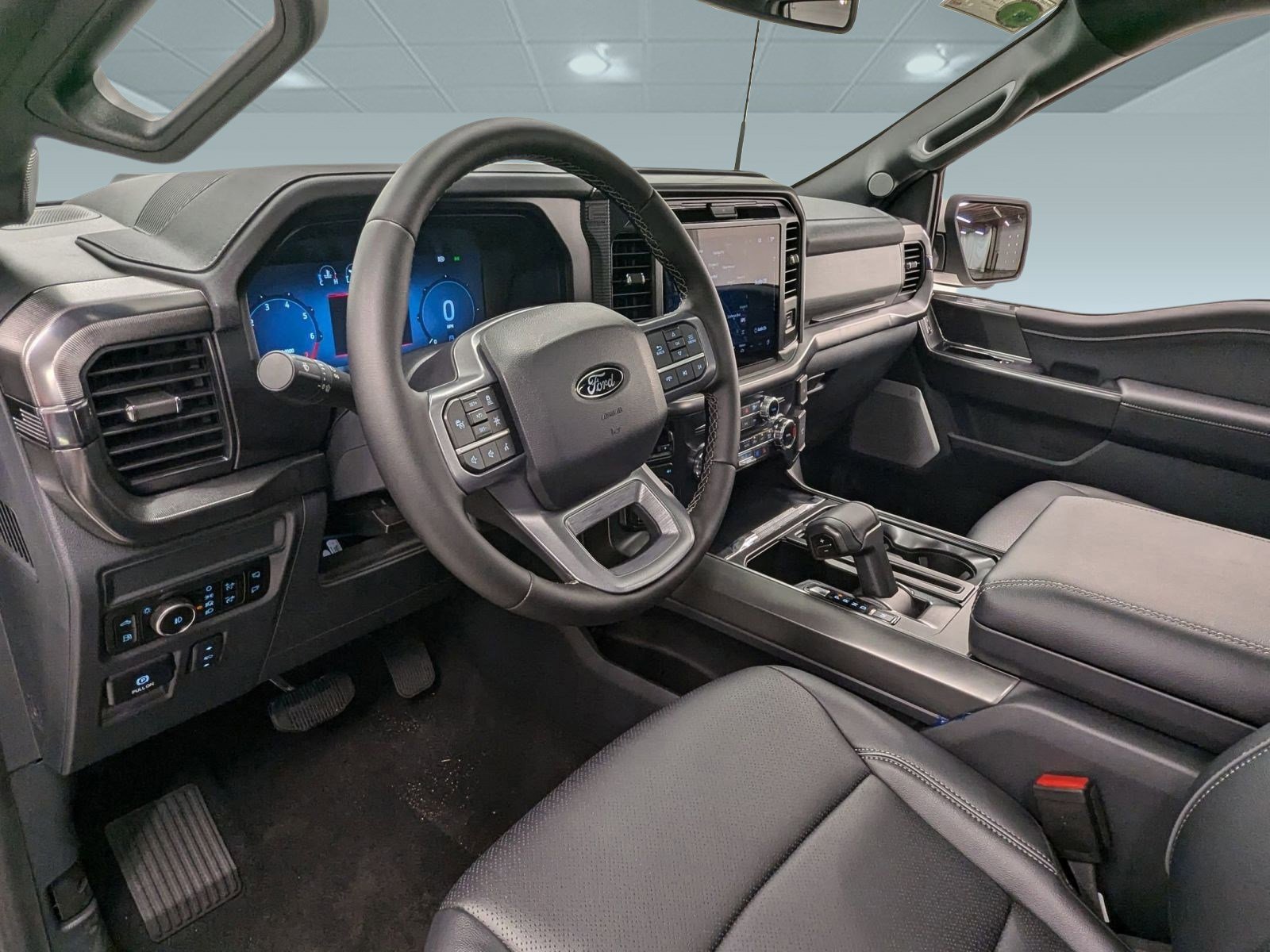 2025 Ford F-150 Lariat photo 3