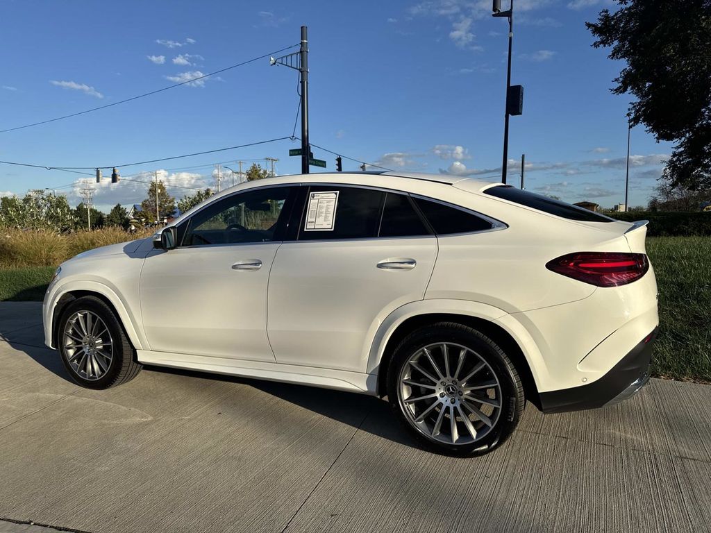 2025 Mercedes Benz GLE 450 4MATIC photo 3