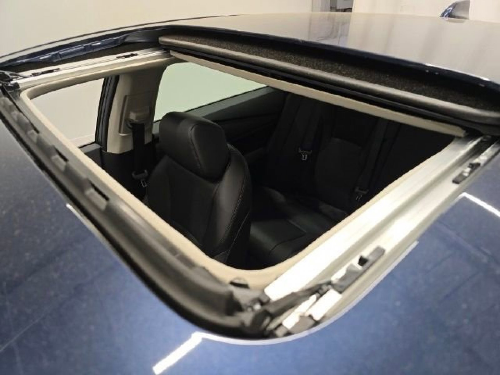 2025 Honda Accord Hybrid Touring photo 2