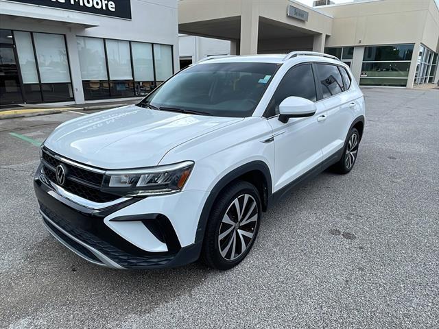 2022 Volkswagen Taos SE photo 3