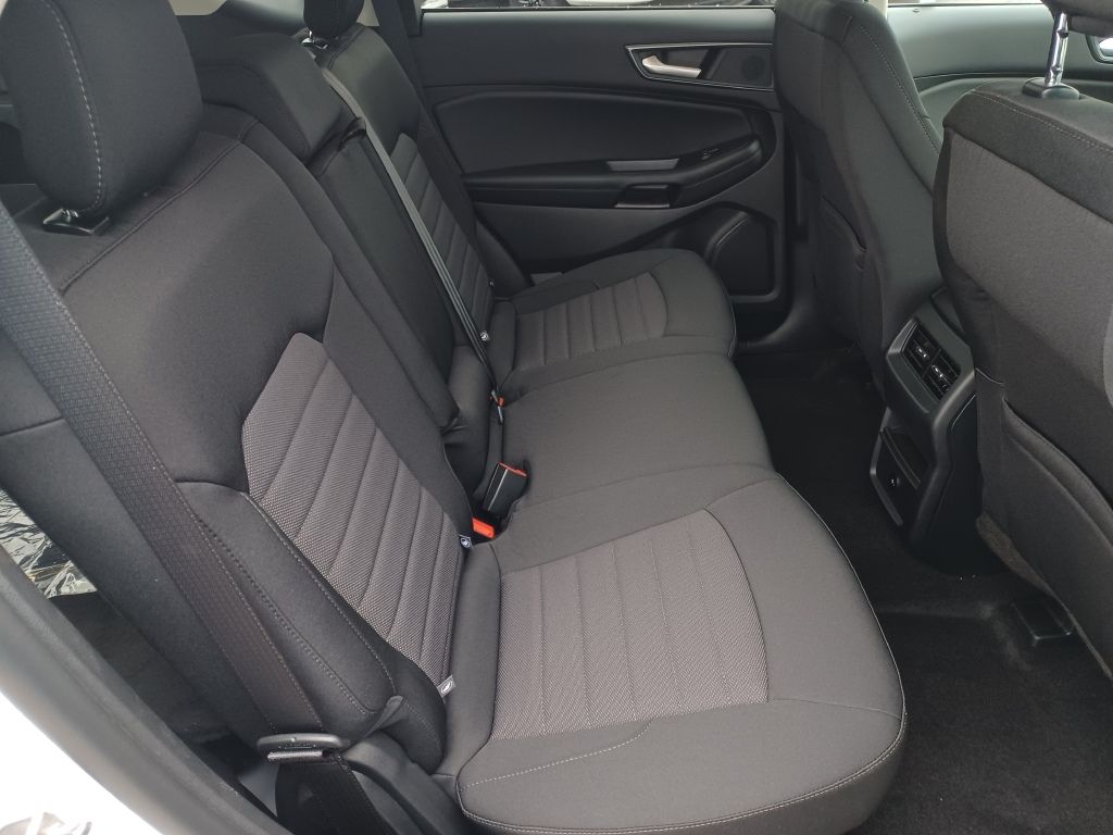 2024 Ford Edge SE photo 8