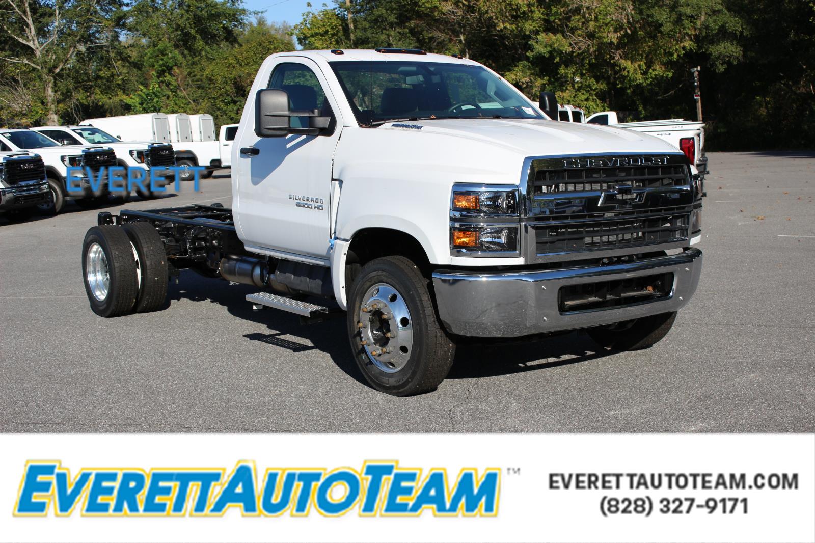 2024 Chevrolet Silverado 4500 Medium Duty Chassis Cab Work Truck's photo