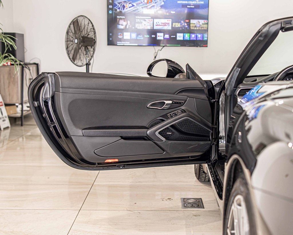 2016 PORSCHE 911 - Image 29