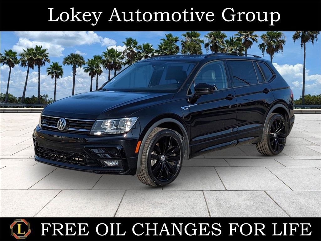 2021 Volkswagen Tiguan SE R-LINE BLACK's photo