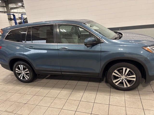 2017 Honda Pilot EX-L photo 3