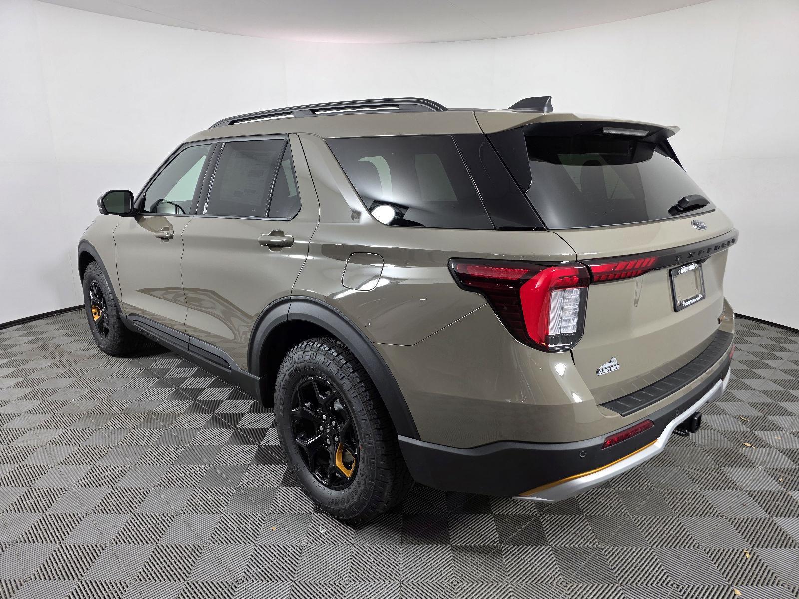 2026 Ford Explorer photo 3