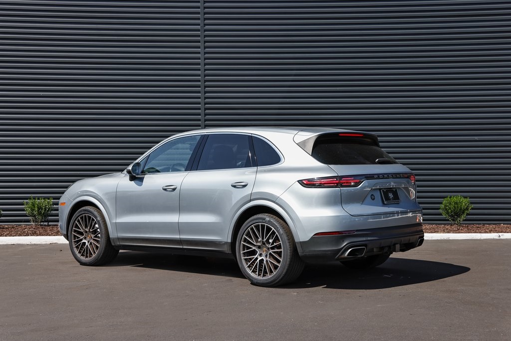 2022 Porsche Cayenne Platinum Edition photo 3