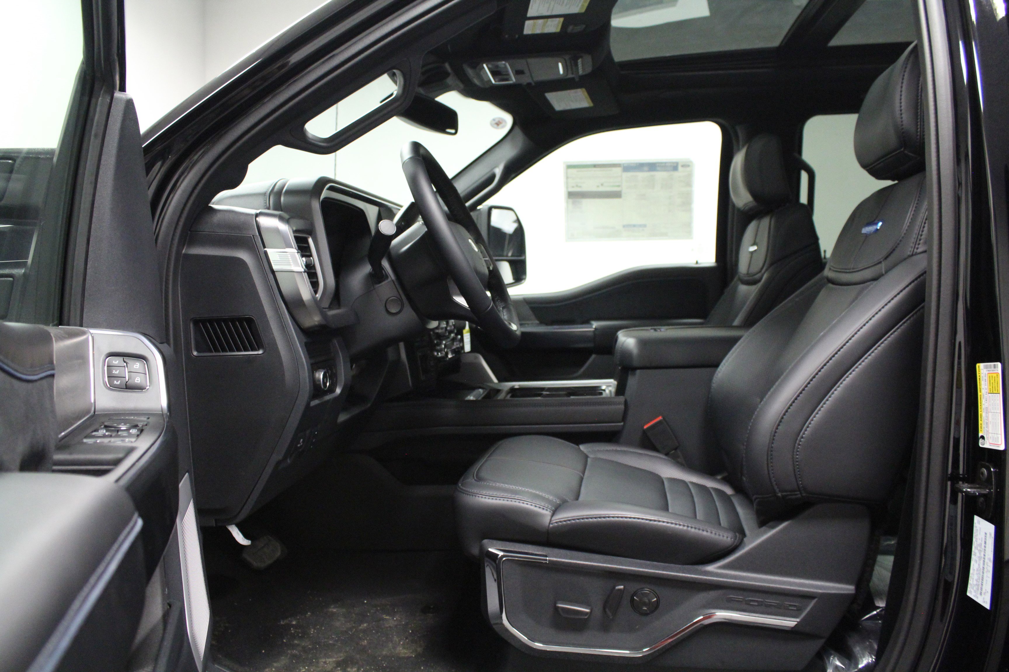 2025 Ford F-250 Lariat photo 9