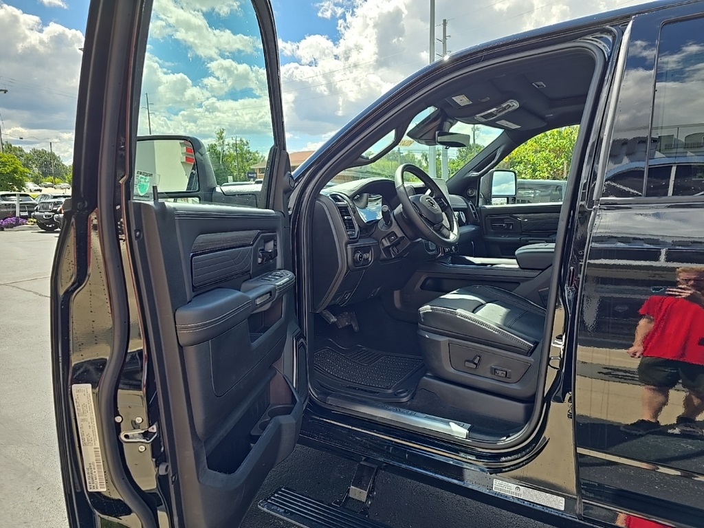 2026 Ram 2500 Limited photo 14