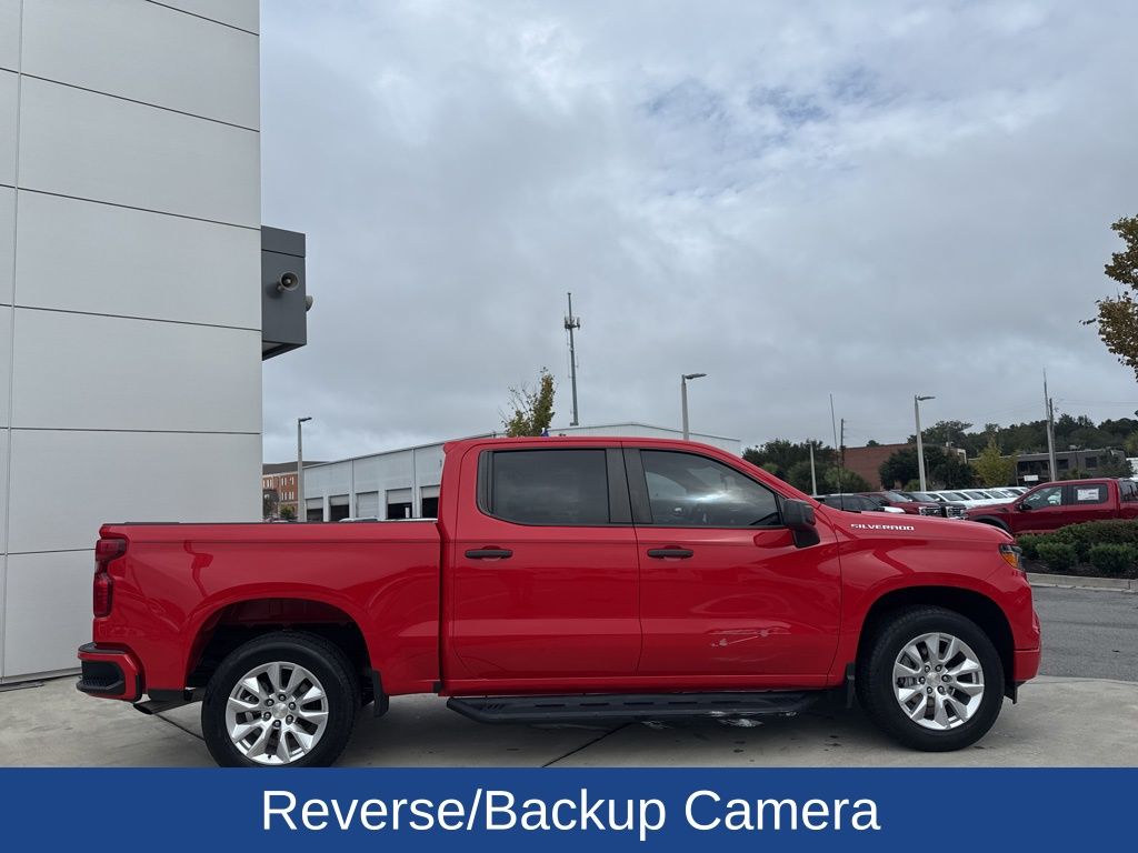 2022 Chevrolet Silverado 1500 Custom photo 2