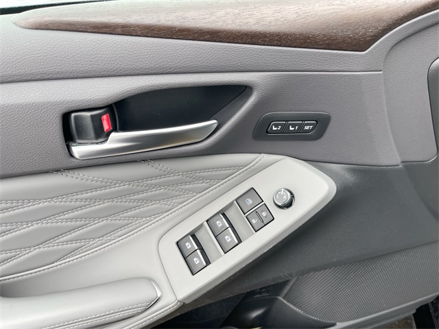 2019 TOYOTA AVALON - Image 24