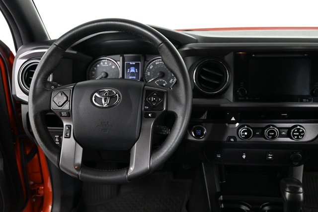 2017 Toyota Tacoma TRD Off-Road photo 3