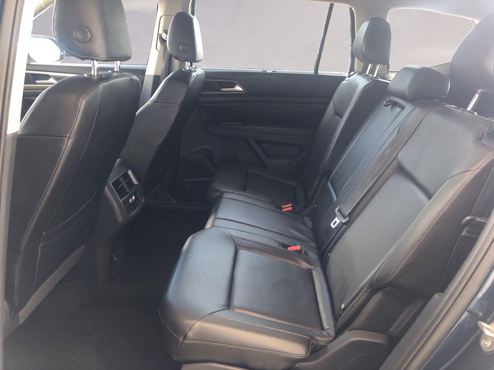 2019 Volkswagen Atlas V6 SE Technology R-Line photo 13