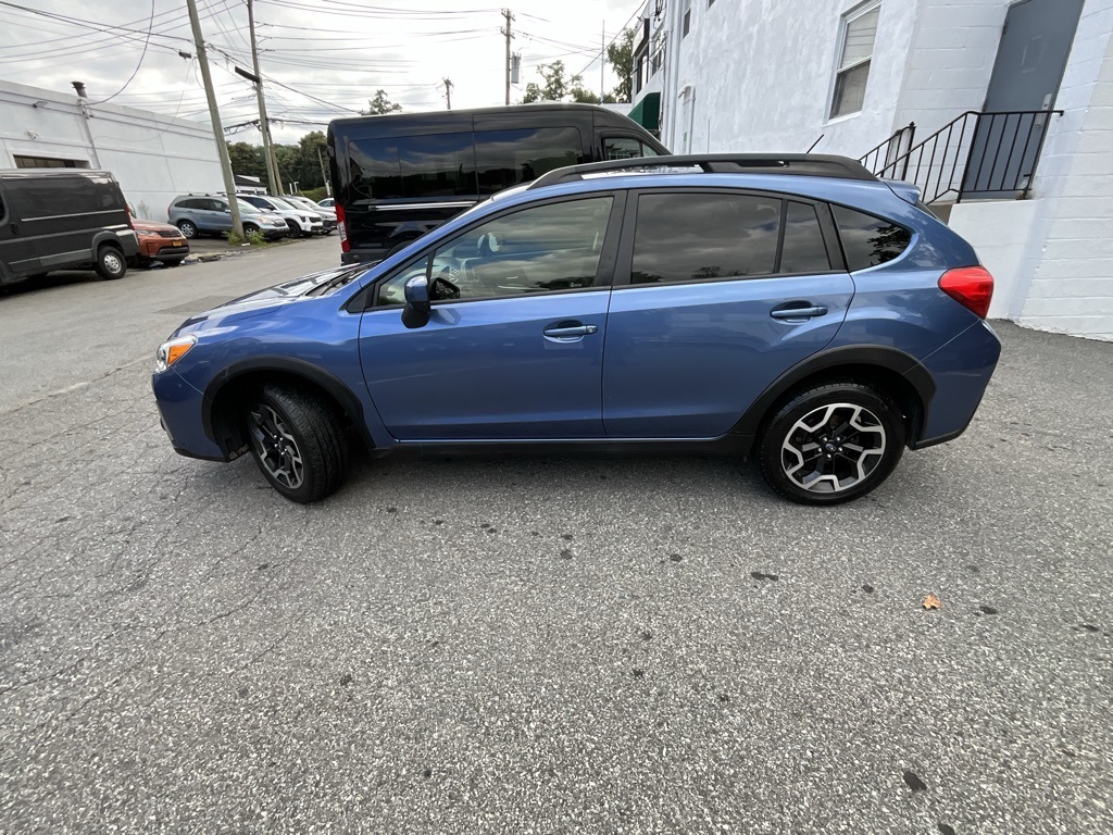2016 Subaru Crosstrek 2.0i Premium photo 3