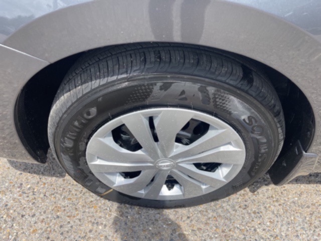 2025 Nissan Versa 1.6 S photo 7