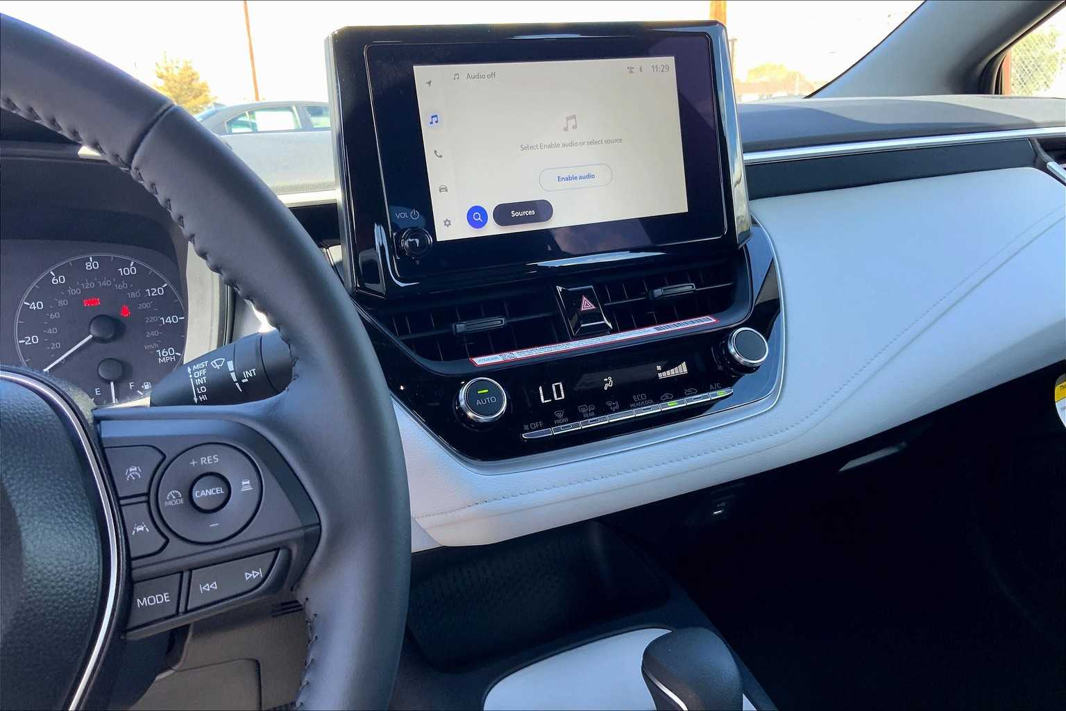 2025 Toyota Corolla SE photo 6