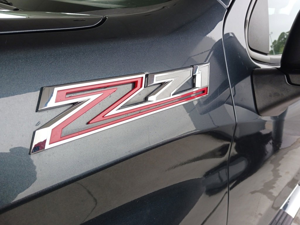 2021 Chevrolet Silverado LT photo 9