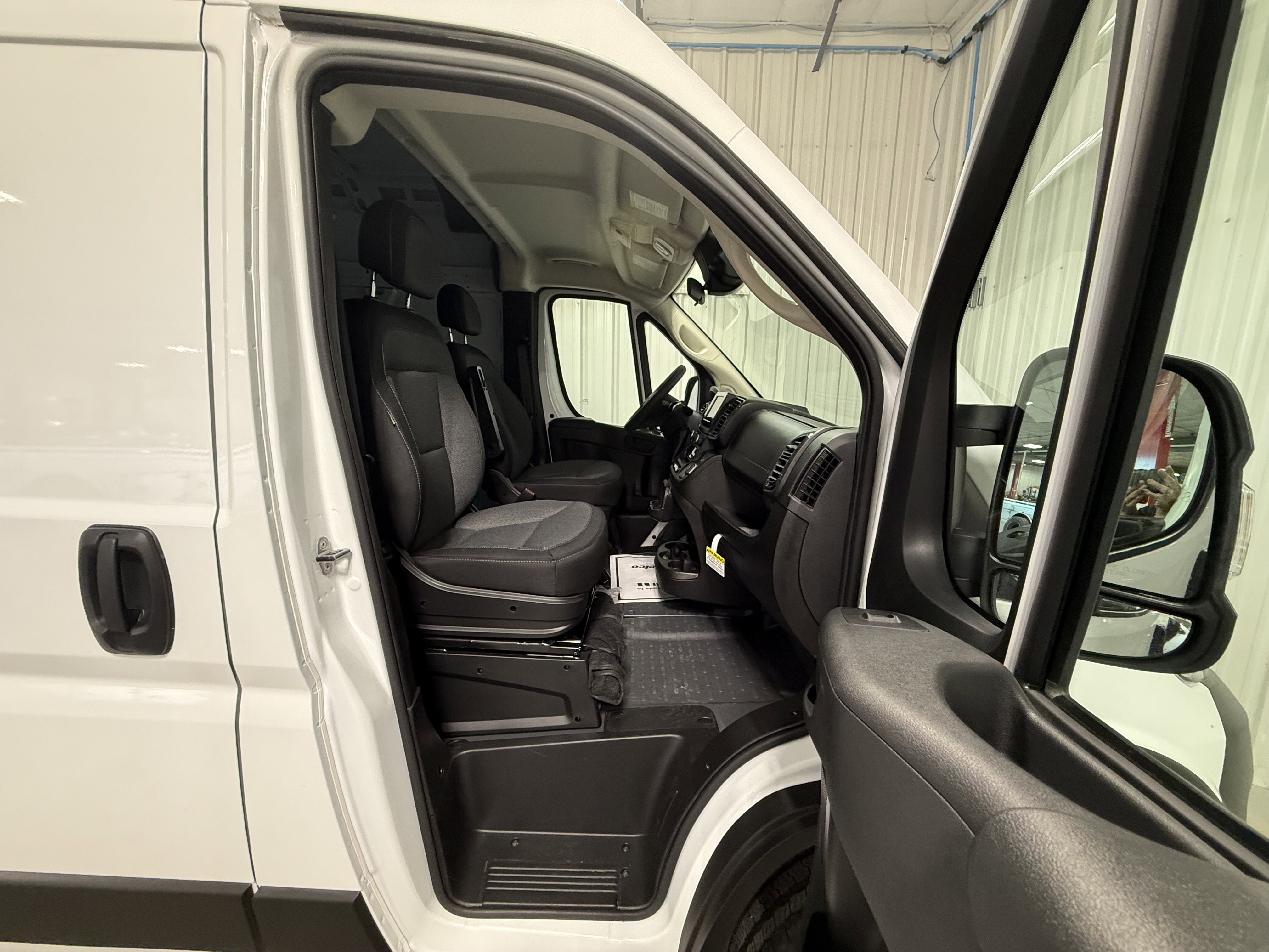 2025 Ram ProMaster 2500 photo 4