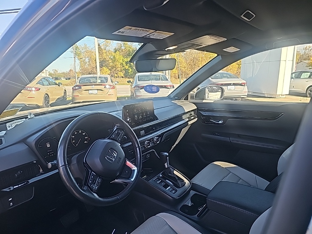 2024 Honda CR-V Hybrid Sport Touring photo 3