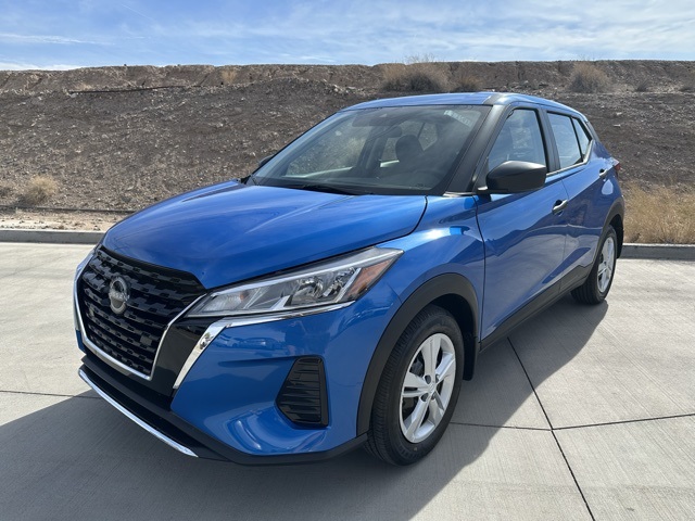 2025 Nissan KICKS PLAY Base's photo