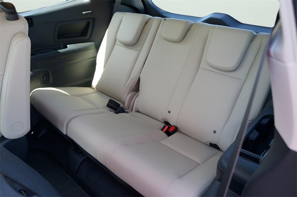 2024 Subaru Ascent Limited photo 4