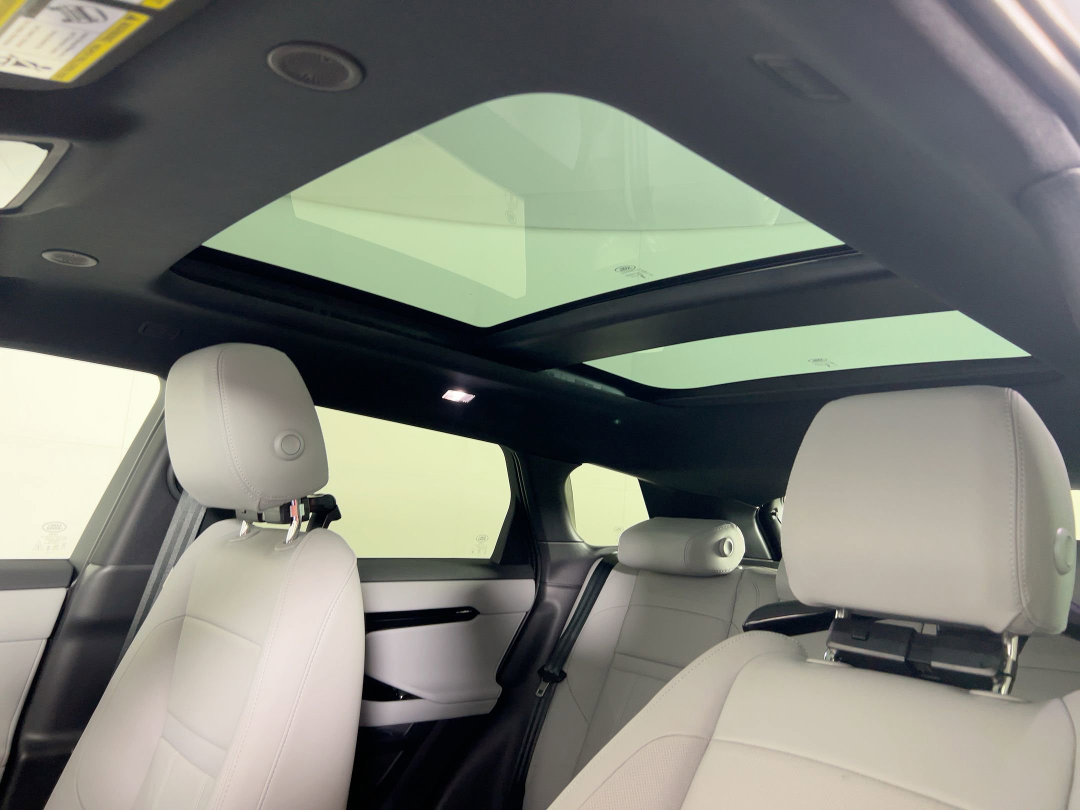 2026 Land Rover Range Rover Evoque S photo 11