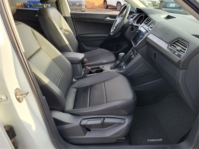 2021 Volkswagen Tiguan R-Line Black SEL photo 14