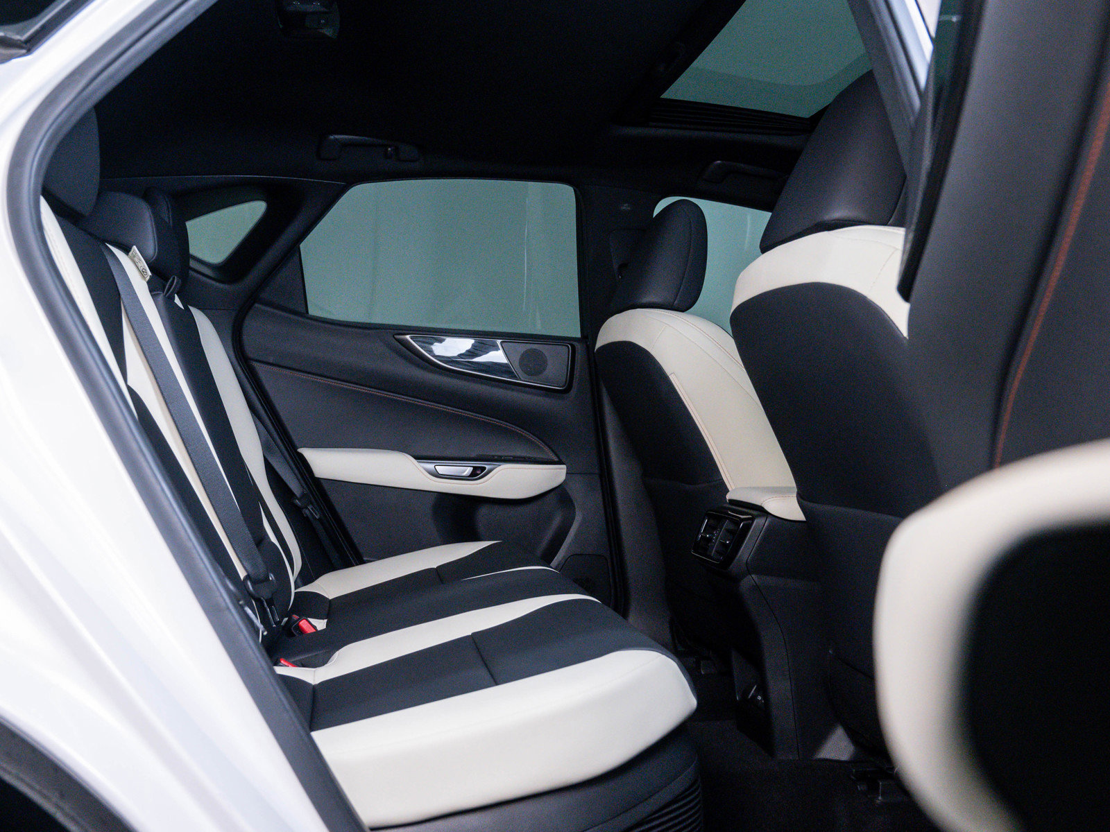 2022 Lexus NX 350h Premium AWD photo 9