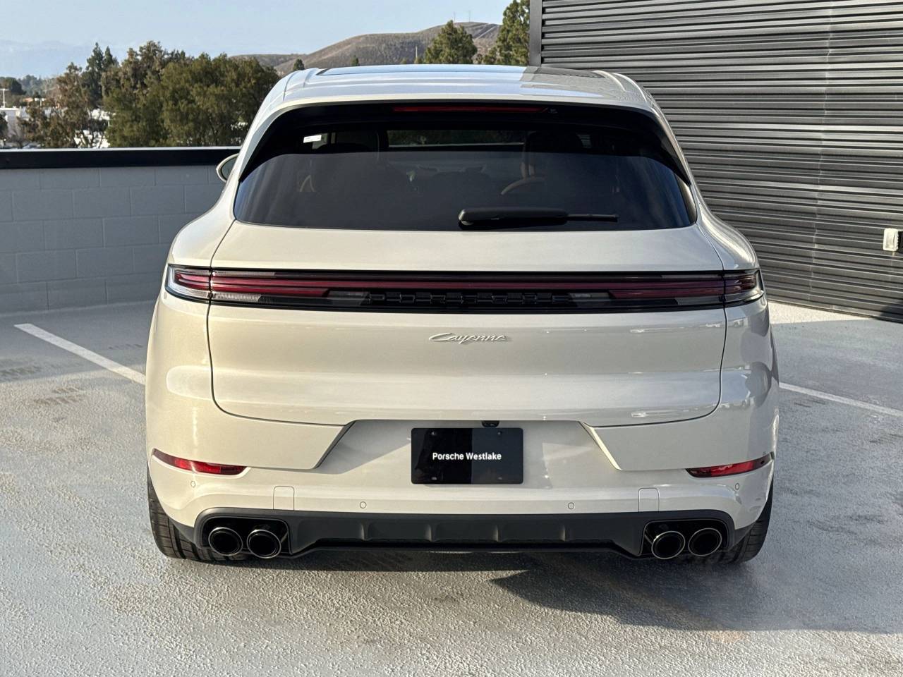 2025 Porsche Cayenne Base photo 5