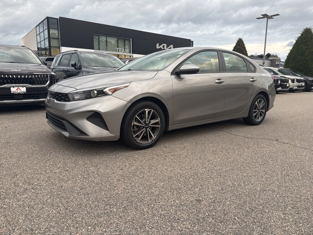 2023 Kia Forte LXS photo 2