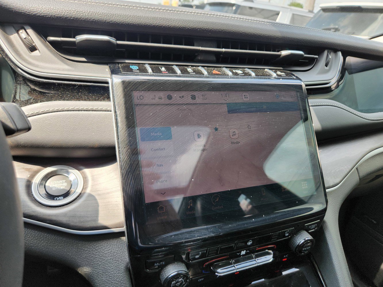 2023 Jeep Cherokee Base photo 9