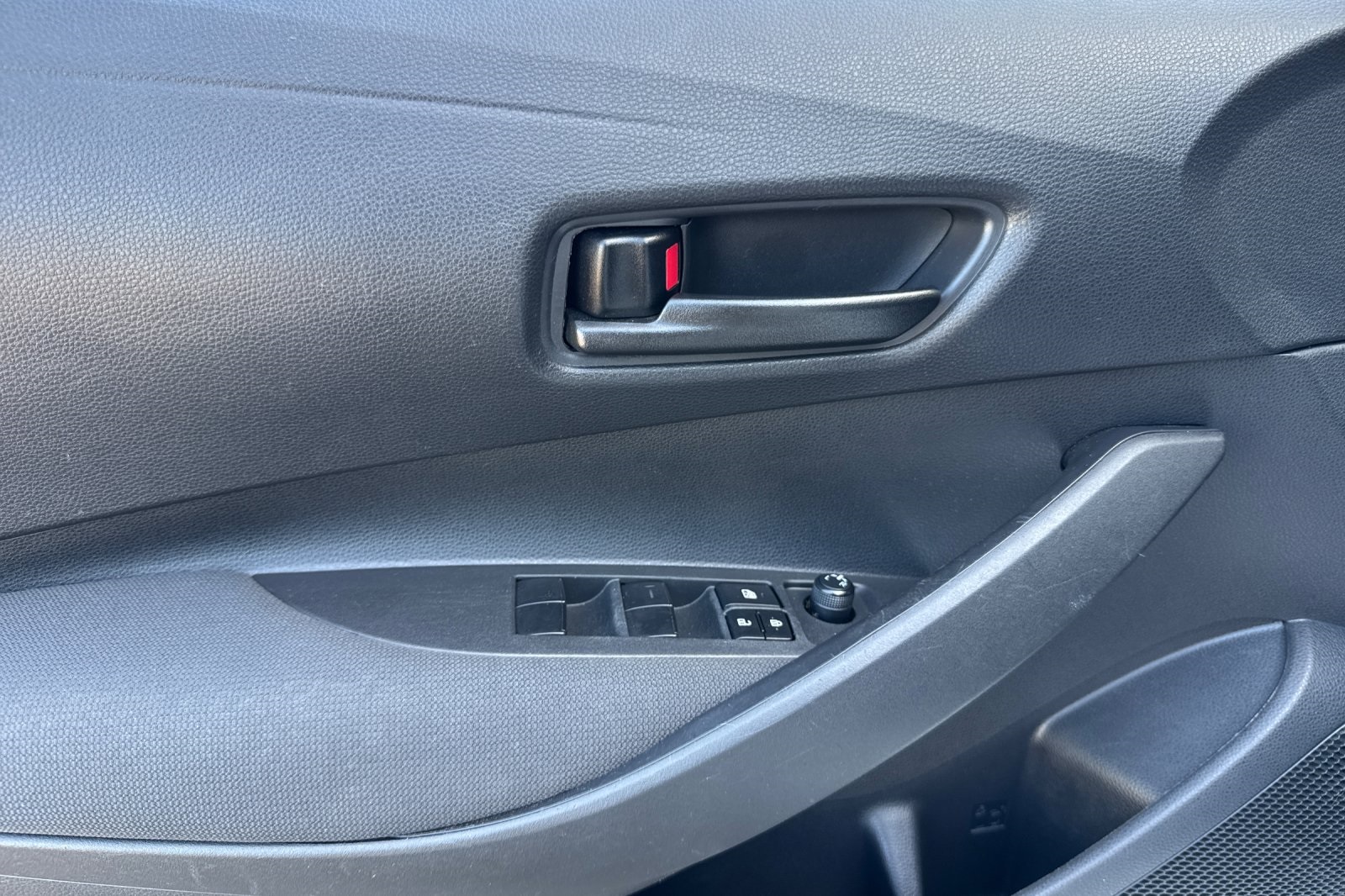 2022 Toyota Corolla LE photo 10