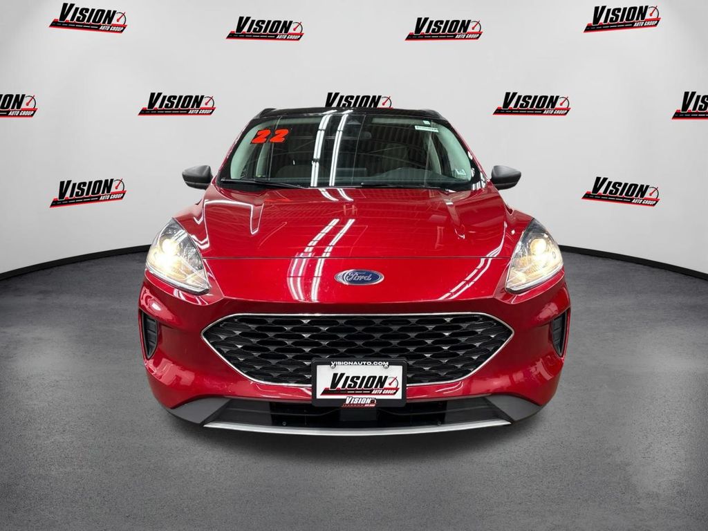2022 Ford Escape SE photo 2