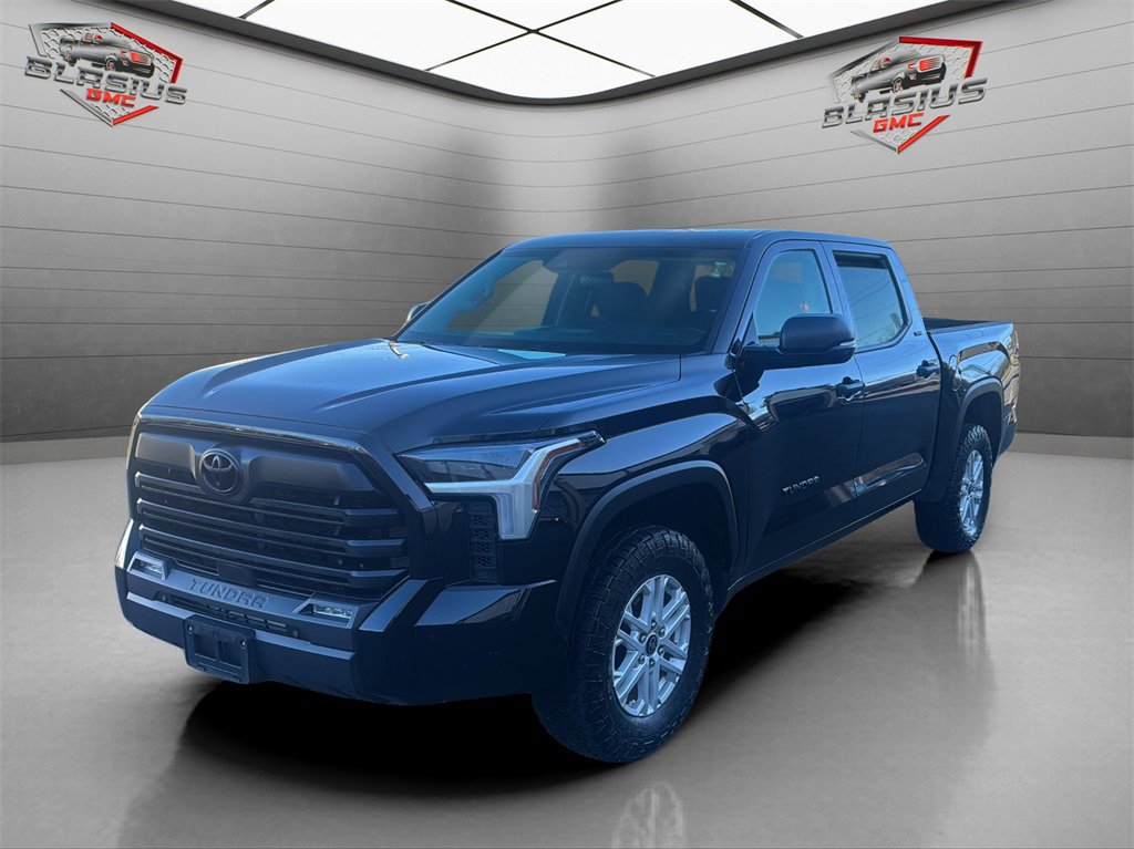 2023 Toyota Tundra SR5's photo