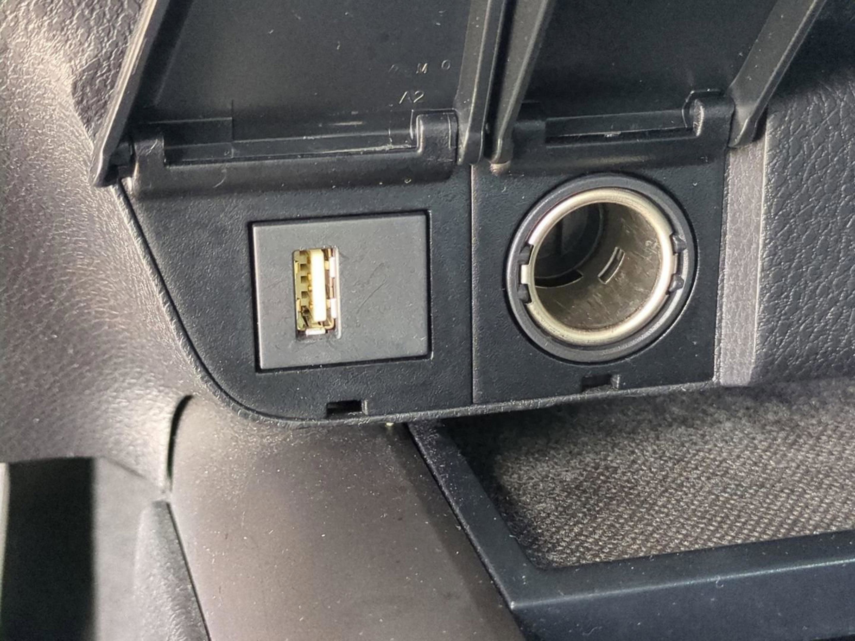 2023 Toyota Camry LE photo 22