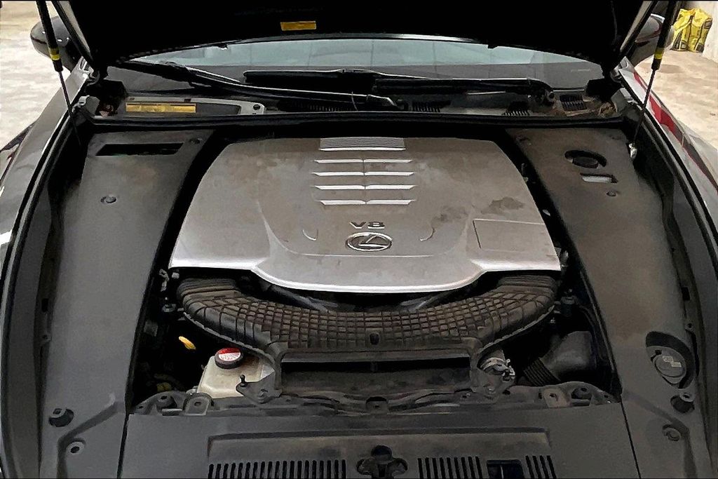 2015 Lexus LS 460 photo 4