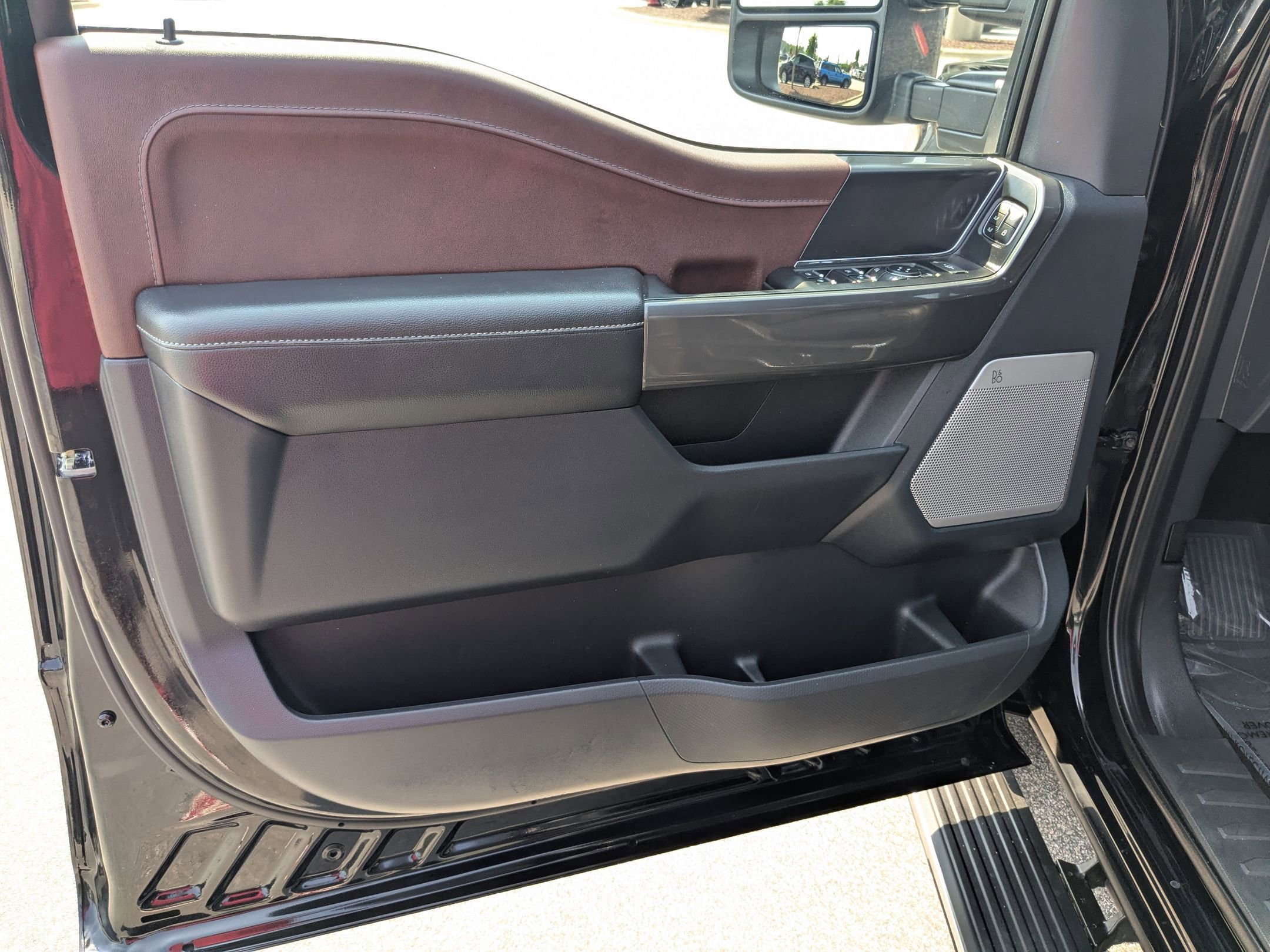 2023 Ford F-150 Lariat photo 12
