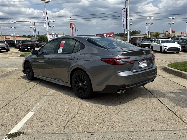 2025 Toyota Camry SE photo 3